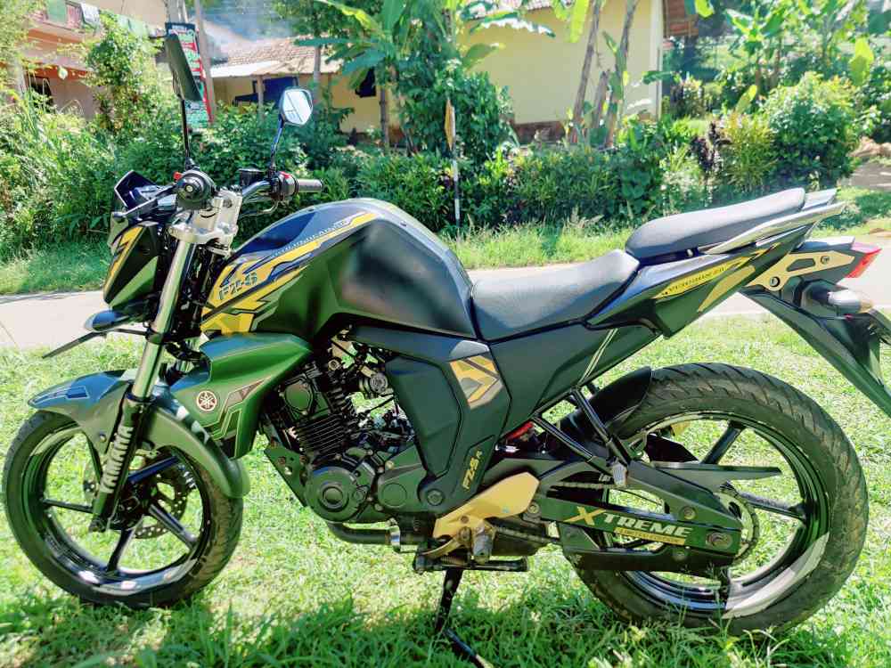 Yamaha FZ v2