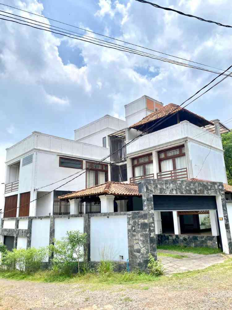 Luxury house for immediate sale