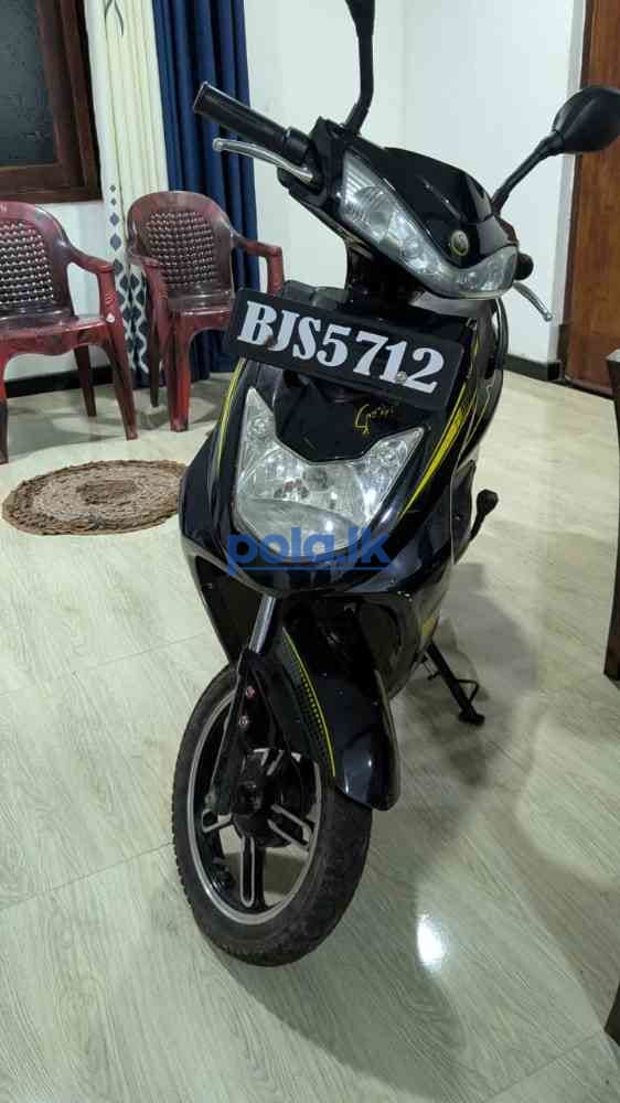 Nwow electric scooter - photo 1