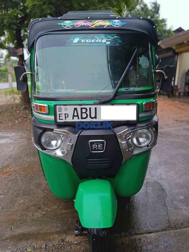 Bajaj three-wheeler - photo 4