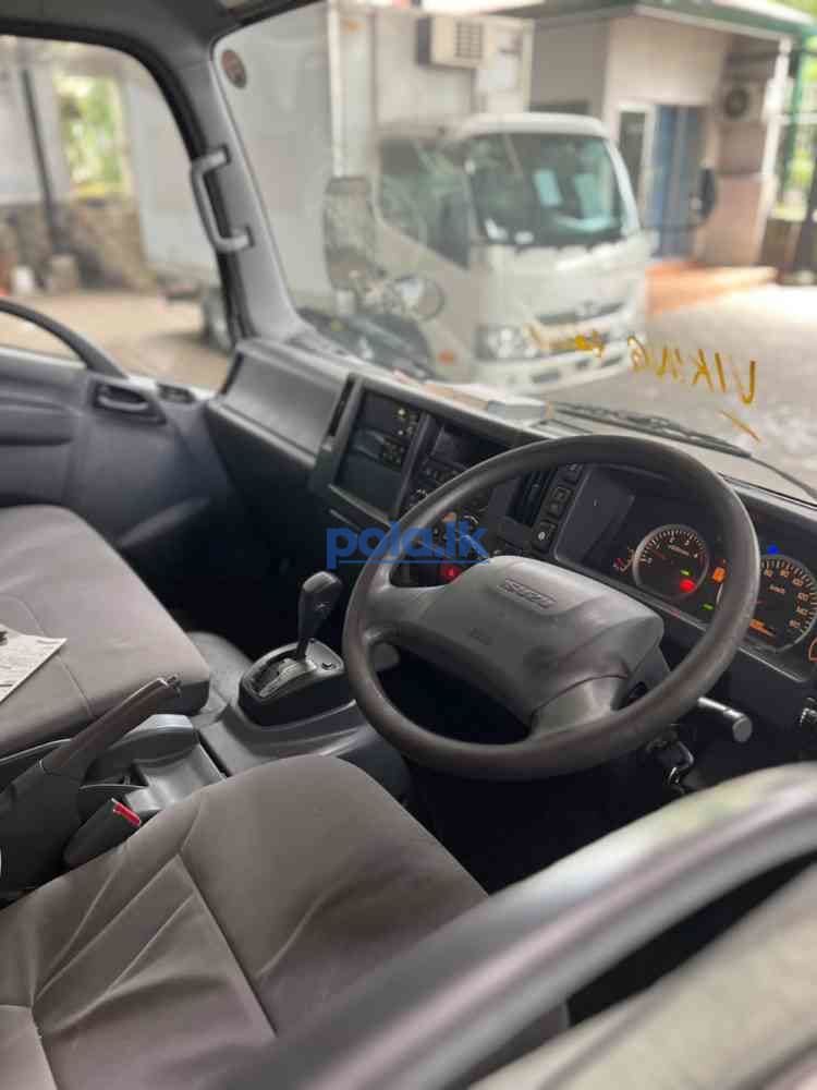 Isuzu ELF Freezer Truck - photo 7