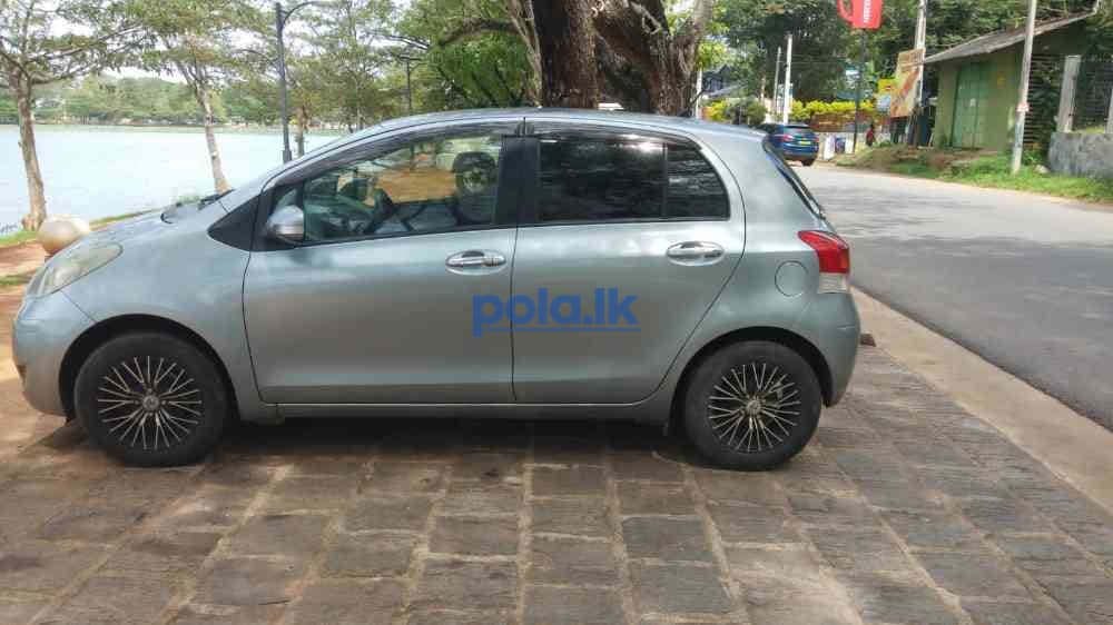 Toyota vitz - photo 2
