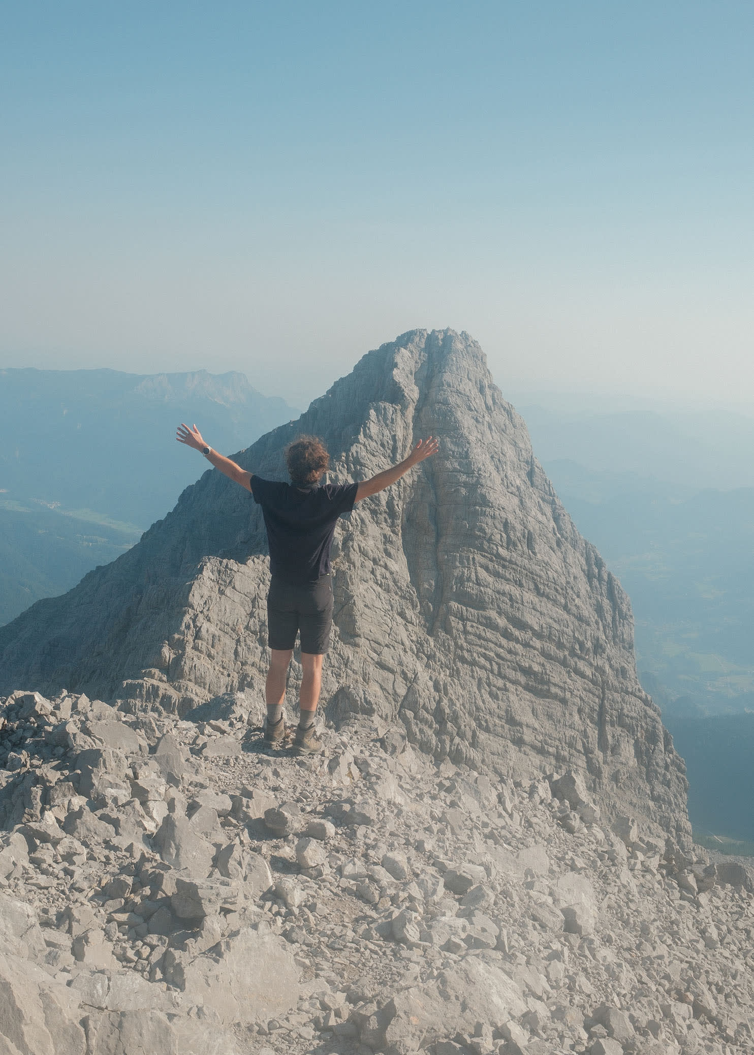 Vibing at the Südspitze - now the hardest part begins: the never-ending descent :>