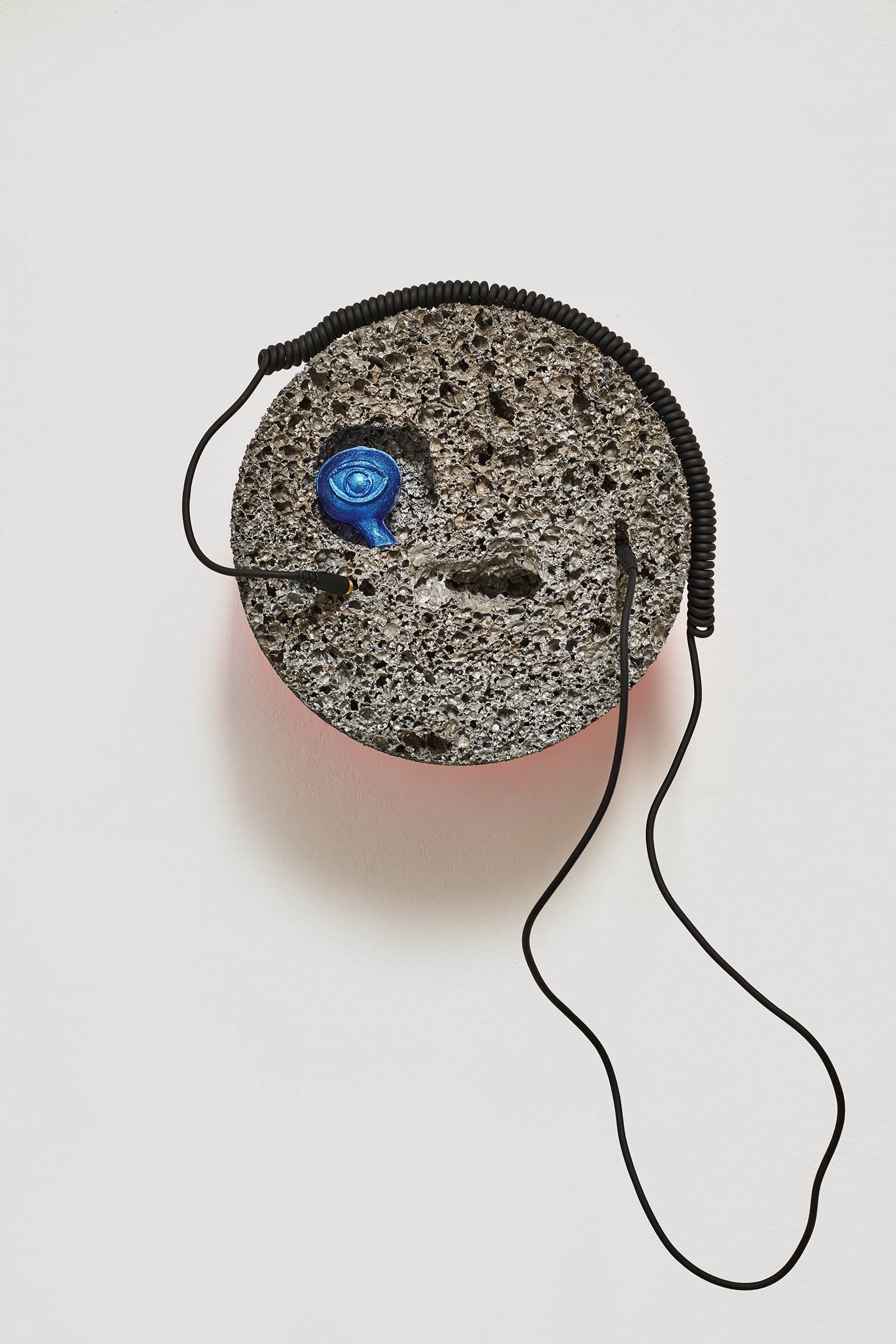 Enlarged chip implant (ancient recordings) N° 5, 2018, ca. 24 x  40 cm, aluminium foam, polyurethane cast, color, cable