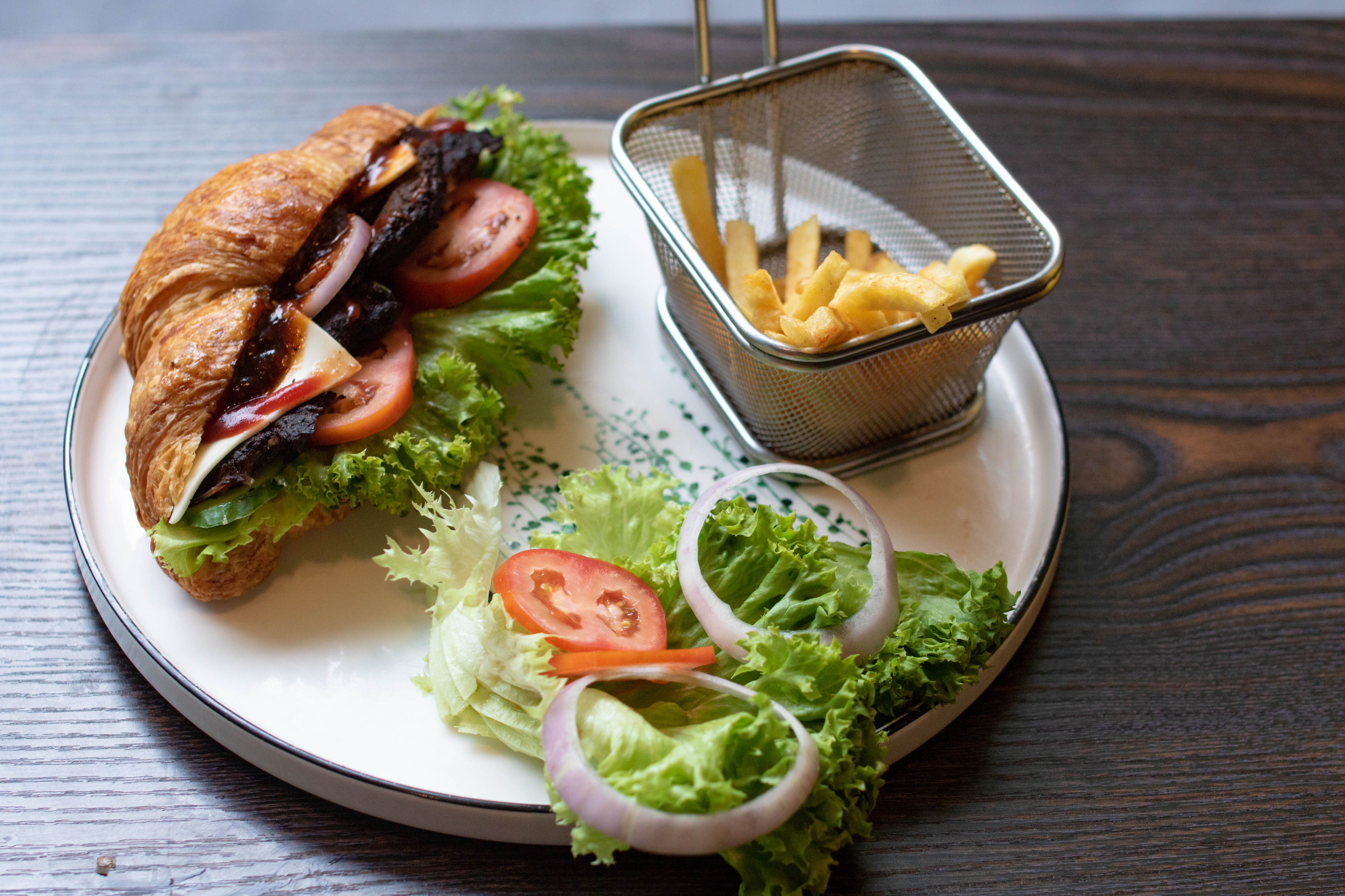 BEANS N CREAMS 10 off on all products for dinein customers