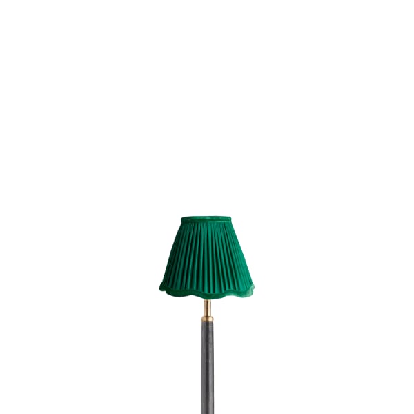 16cm scalloped shade in Emerald silk with velvet tape