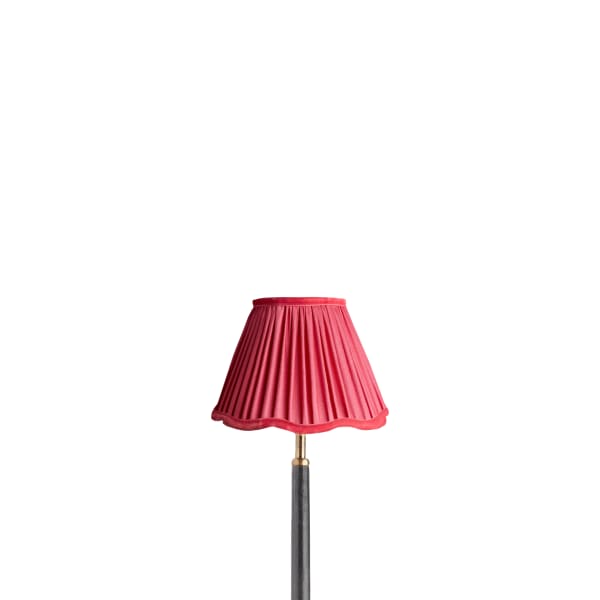 20cm scalloped shade in Ruby silk with velvet tape