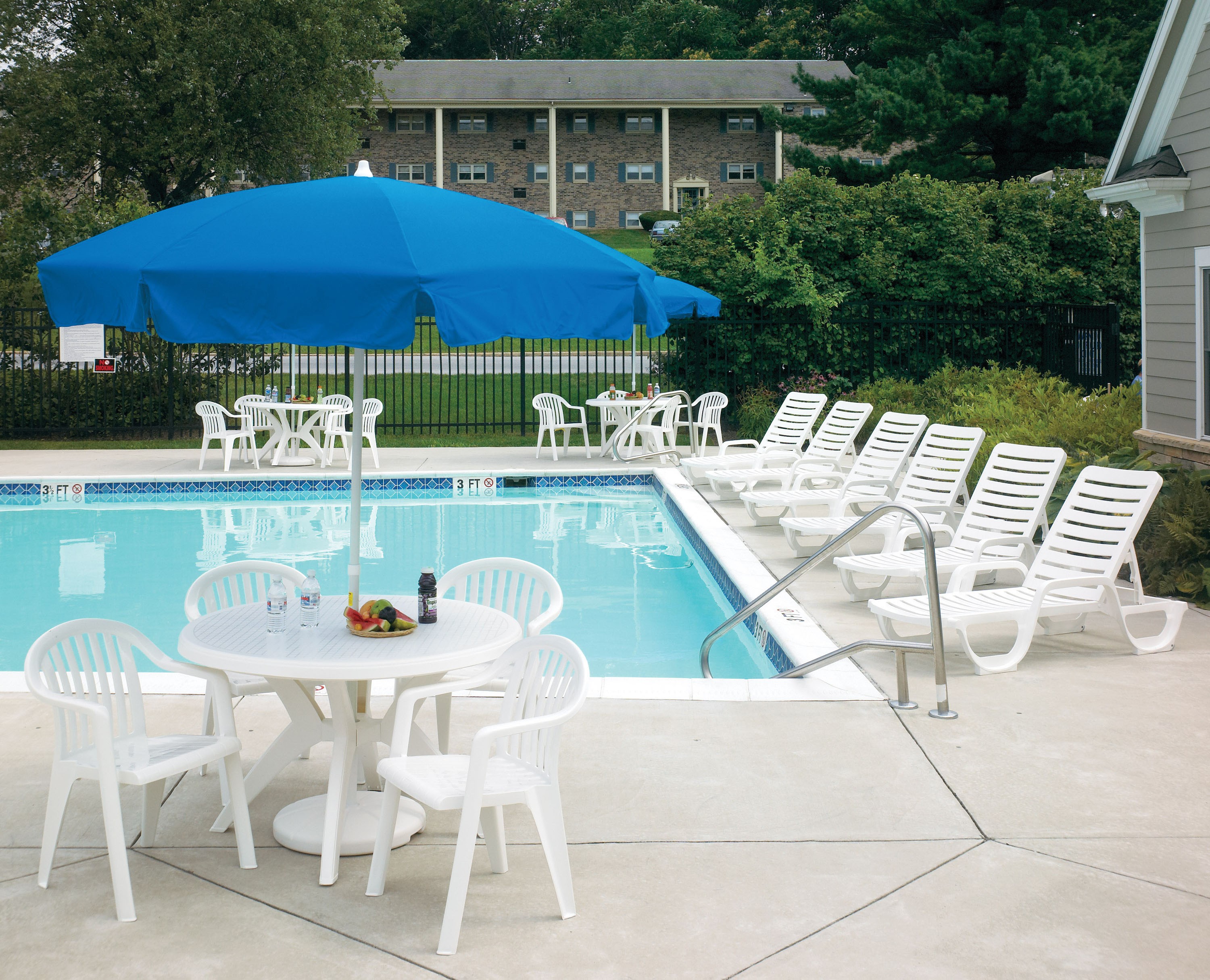 Grosfillex bahia chaise lounge hot sale