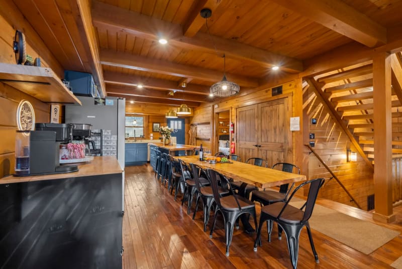 Pool house kitchen 3