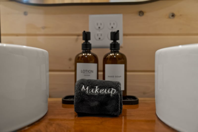 Pool house lodge bathroom1 provided soapandlotion
