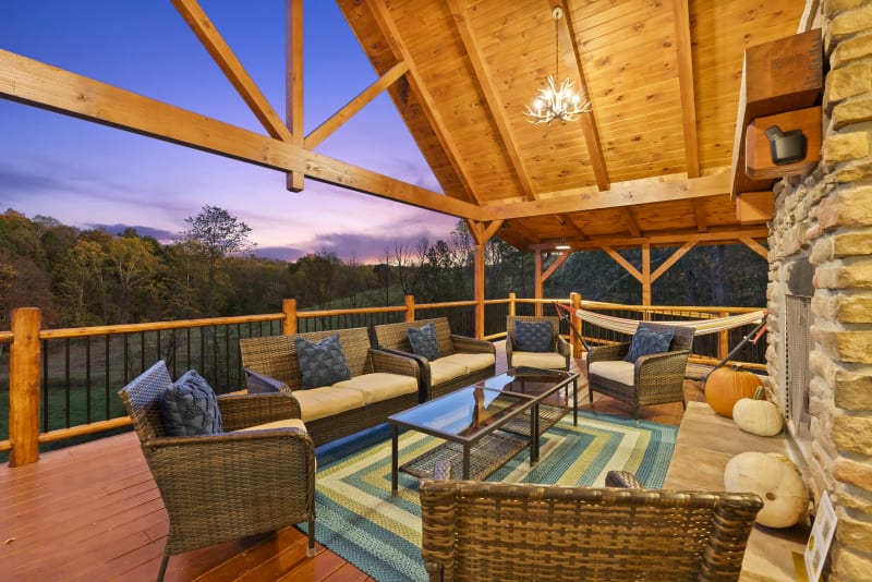 Pool house loge mainlevel sofa set view