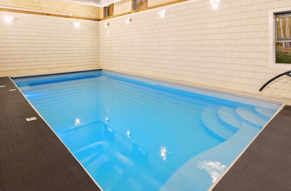 Indoor pool at Pool House Lodge