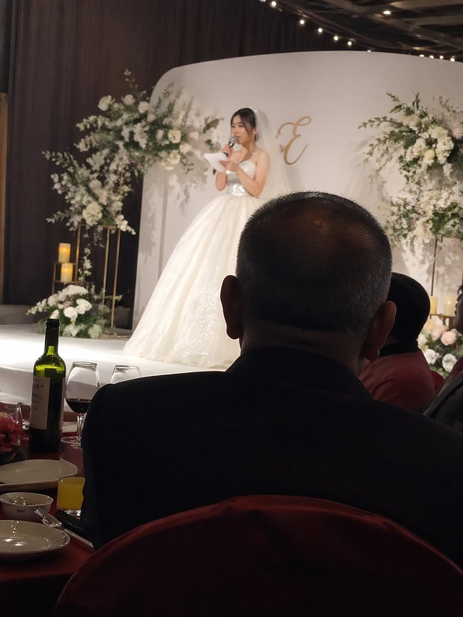 Candid wedding speech photo AI image template preview