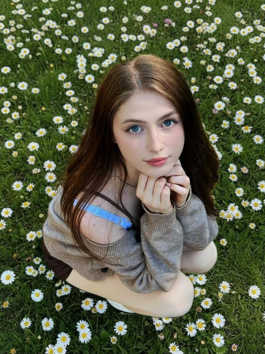 Girl in Daisy Meadow Portrait AI image template preview