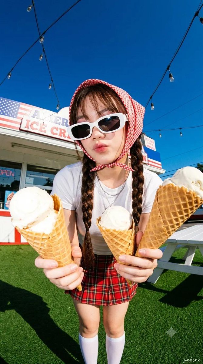 Y2K Summer Fashion Editorial AI image template preview