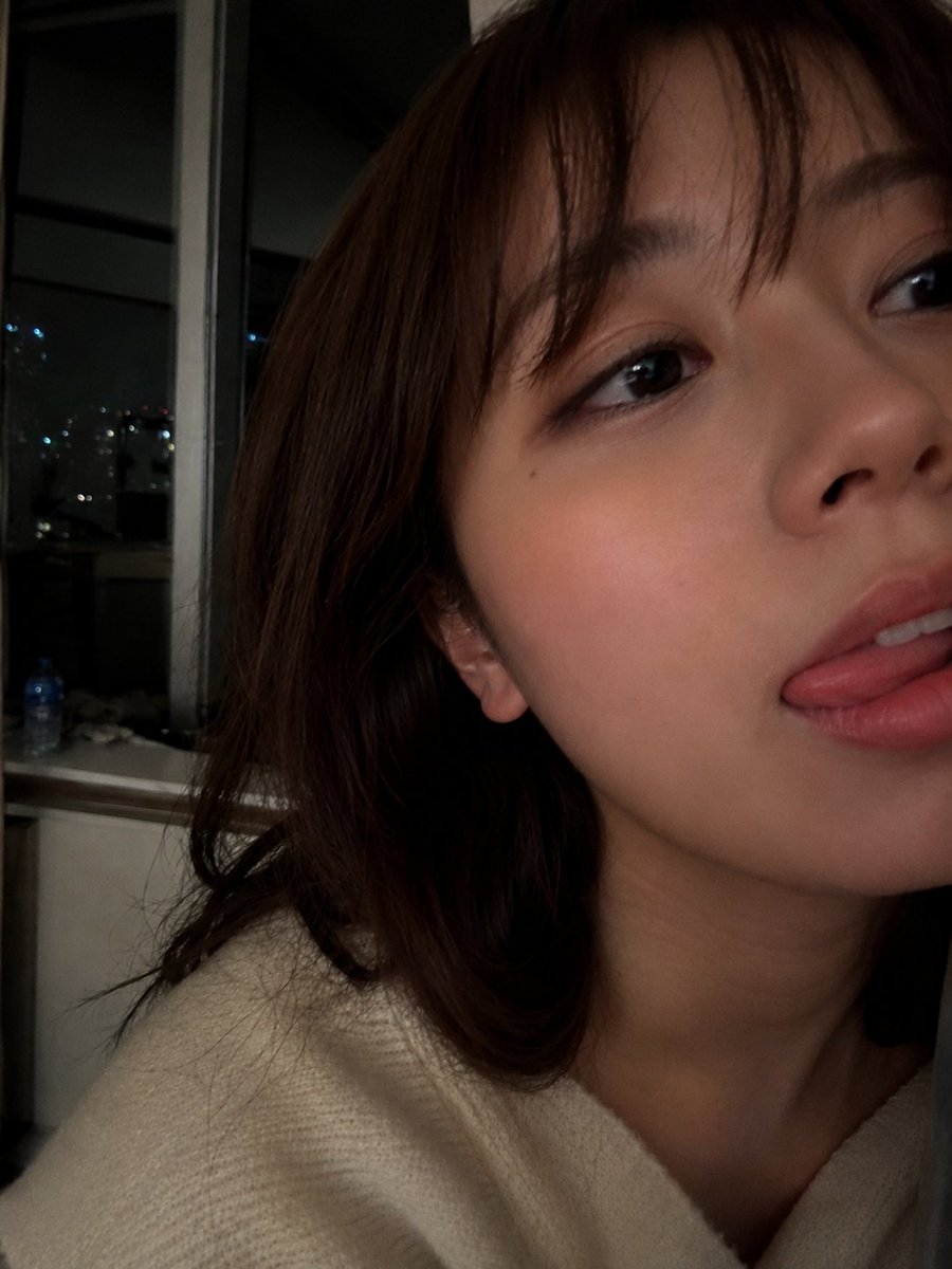Authentic Smartphone Night Selfie example 1