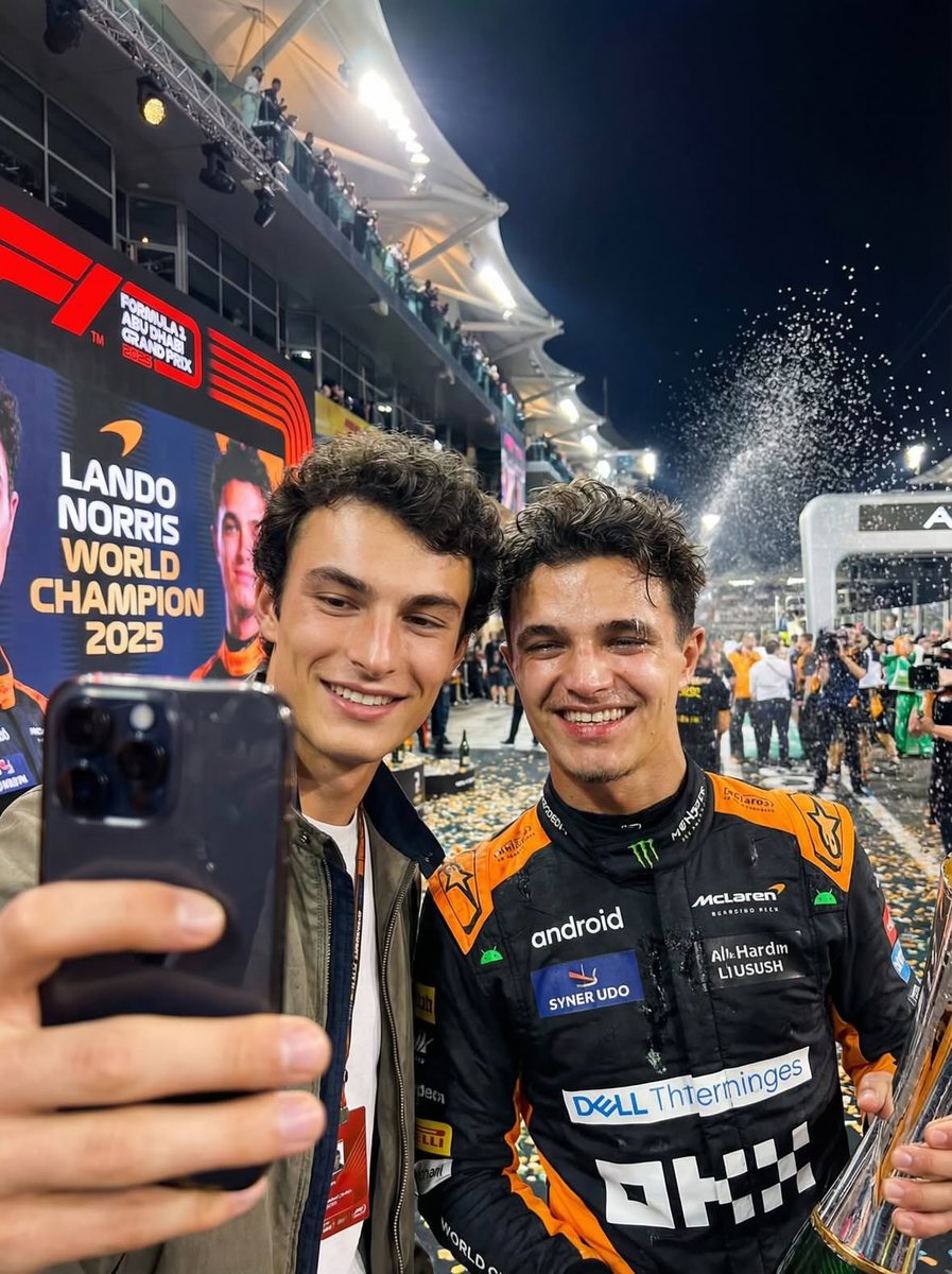 Ultra-realistic selfie with F1 champion Lando Norris AI image template preview