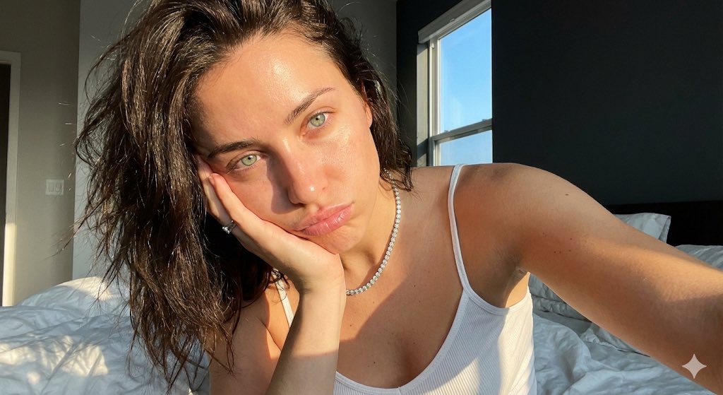 Detailed JSON Prompt for Viral Close-Up Selfie Image Generation AI image template preview