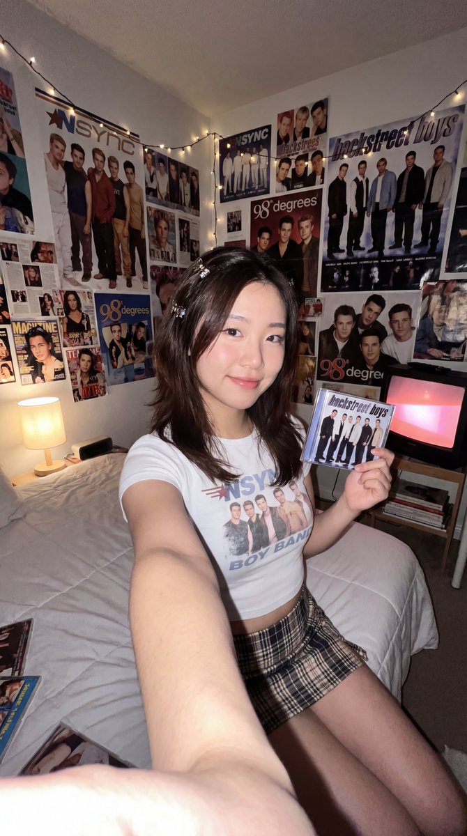 90s Fangirl Selfie Prompt (Korean Subject) AI image template preview