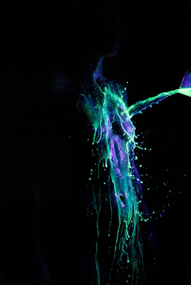 Fluorescent Paint on Silhouette Prompt AI image template preview