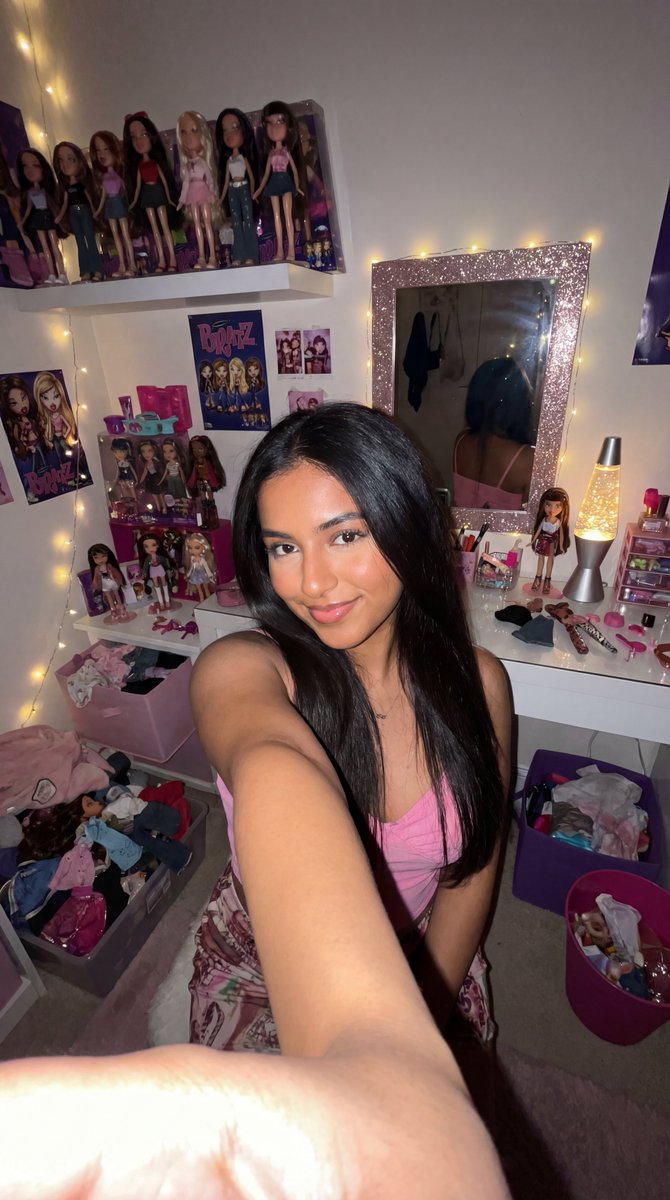 8k Ultra-Photorealistic Bratz Doll Themed Selfie AI image template preview