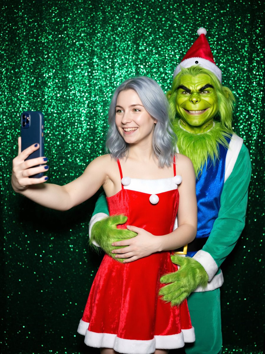 Chaotic Grinch Christmas Selfie Prompt AI image template preview