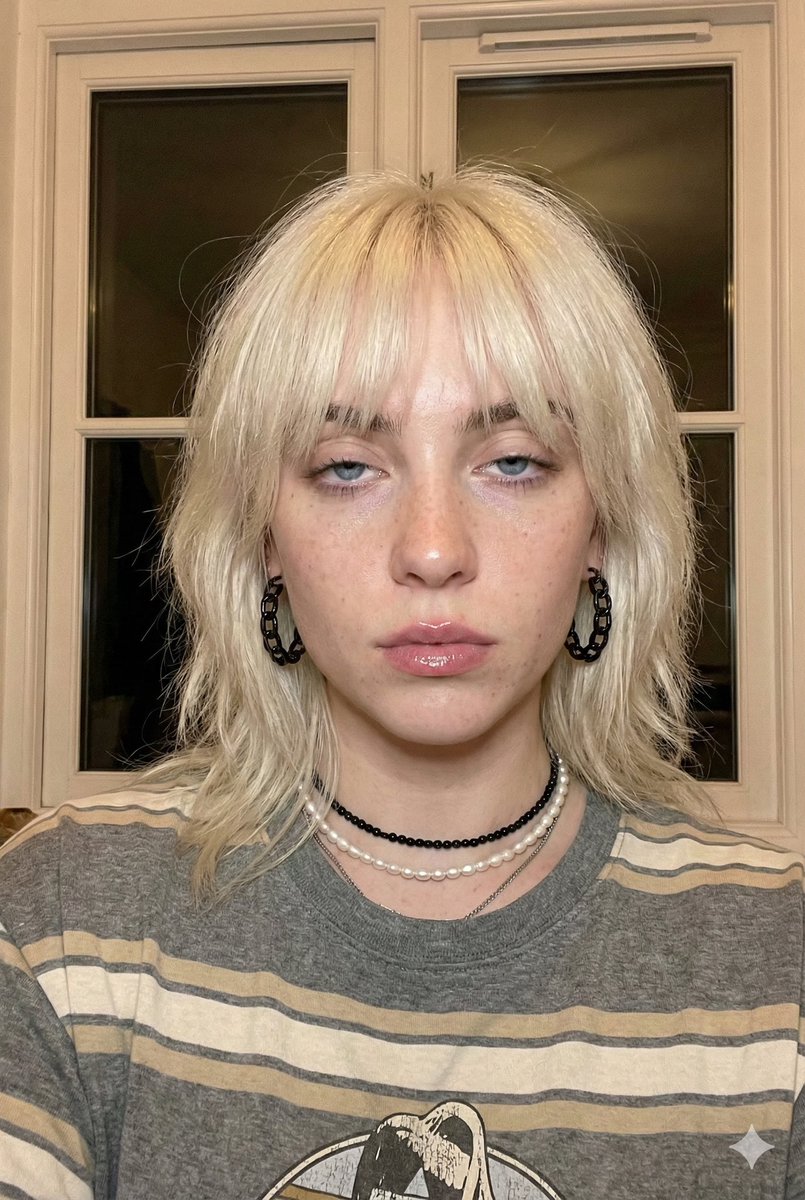 Photorealistic Billie Eilish Selfie (Blonde Era) AI image template preview