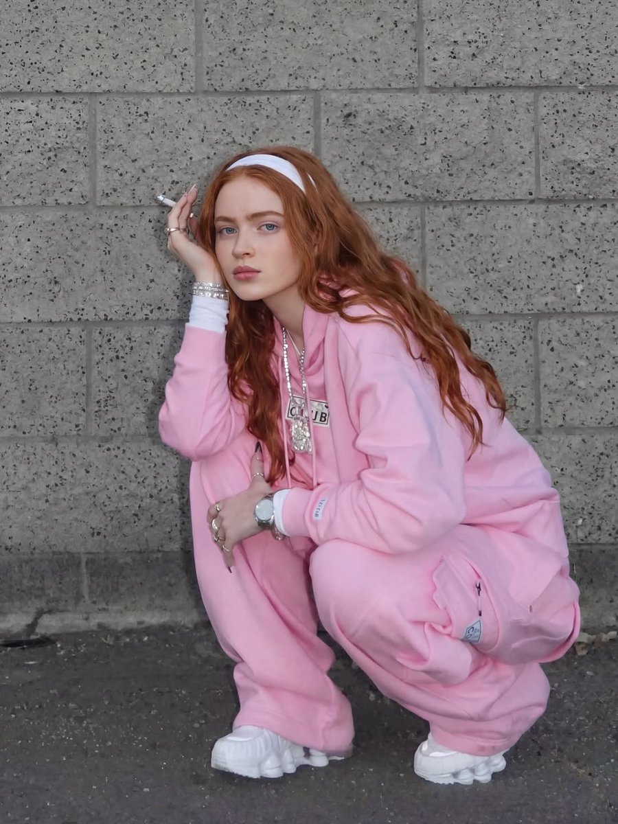 Sadie Sink Urban Fashion Portrait Prompt AI image template preview