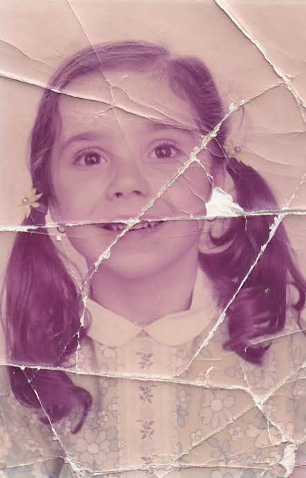 Vintage Photo Restoration to Modern Portrait Prompt AI image template preview
