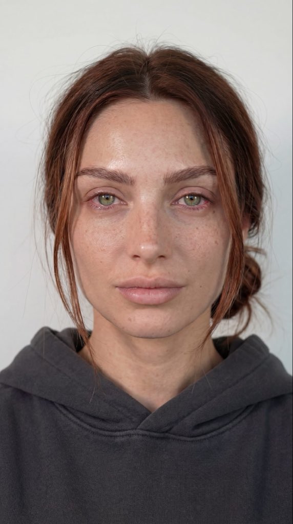 Dual Ultra-Realistic Portrait Prompts example 2