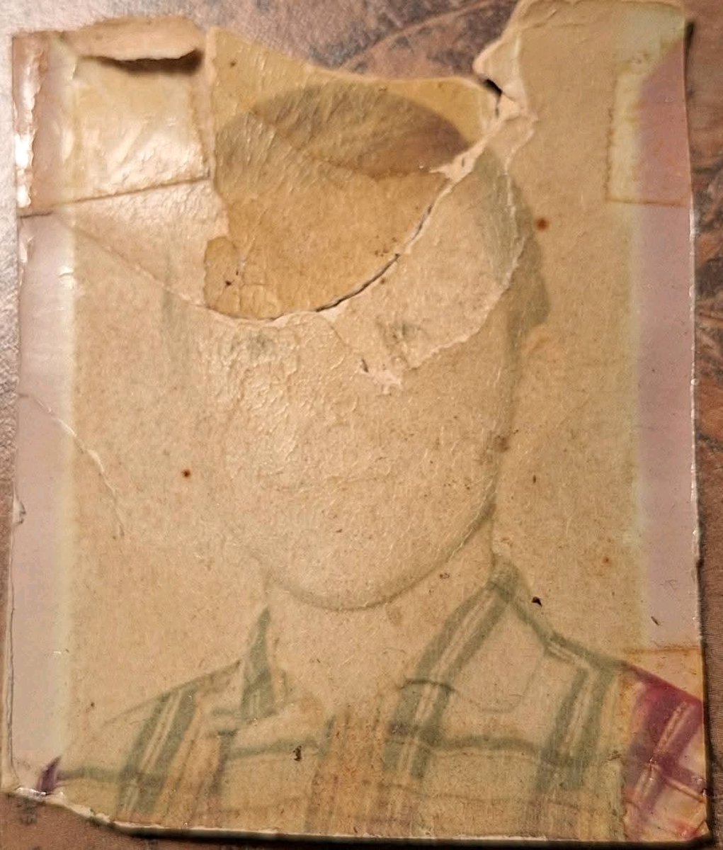 Old Photo Restoration to DSLR-Quality Portrait AI image template preview