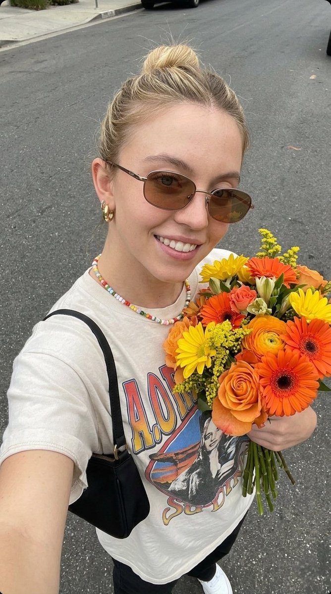 Ultra-realistic Selfie Photo with Fresh Flowers AI image template preview