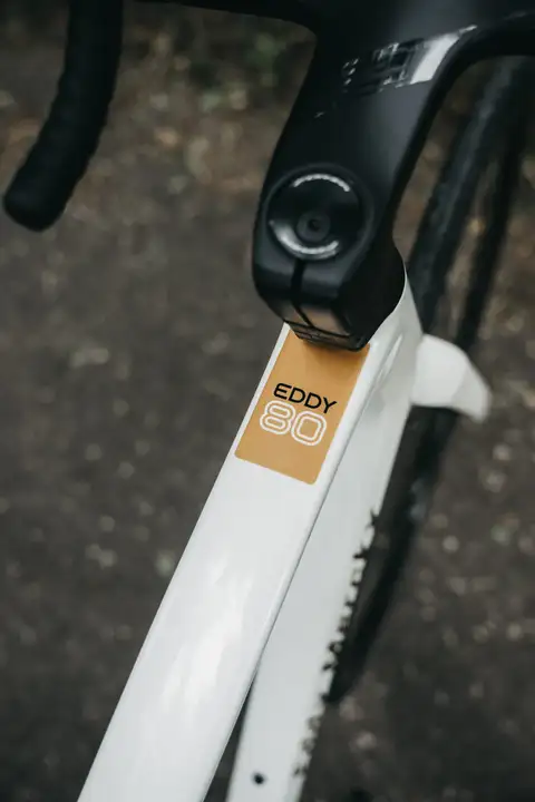 Detalle Eddy 80 superior