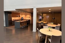 Neongatan 9B - image - 2