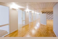 Jörgen Kocksgatan 9 - Fint ljus i korridoren med parkettgolv.