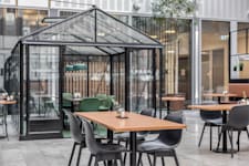 Knarrarnäsgatan 7 - Kista Entré, plan... - Kista Entrés restaurang, trevlig miljö med "växthus" för lunchmöten