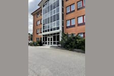 Aminogatan 34 - Entrén