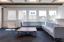 Karlavägen 108 - Loungehörna med utsikt över stan.