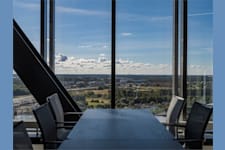 Färögatan 33 - Kista Science Tower, p... - Ljusa mötesrum med stora fönsterpartier och strålande utsikt