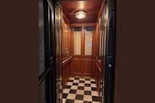 Klostergatan 12 - Hiss