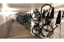 Frösundaviks Allé 1 - Smidigt cykelgarage som håller på att uppdateras och utökas