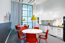 Linnégatan 89 B - Pentry med matplatser och ljusinsläpp.