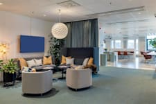 Gustav lll:s Boulevard 54, 3 tr - Loungehörna i vid entrén/receptionen