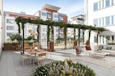 Gustav lll:s Boulevard 54-58, 1-2 tr - Njut av lunchen och fikat på den stora, egna terrassen