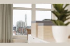 Hans Michelsengatan 2 - Detaljbild med utsikt över Malmö och Sundet.