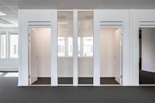 Gustav lll:s Boulevard 54-58, 1-2 tr - Flertal mindre samtalsrum