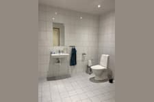 Torsgatan 5 - Större badrum med dusch