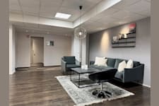 Stora Badhusgatan 18 - Loungedel vid huvudentrén