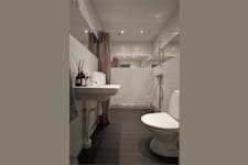 Grev Turegatan 26 - Ett av badrummen (två likadana)