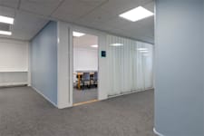 Solna strandväg 80, 3 tr - Korridor med mötesrum